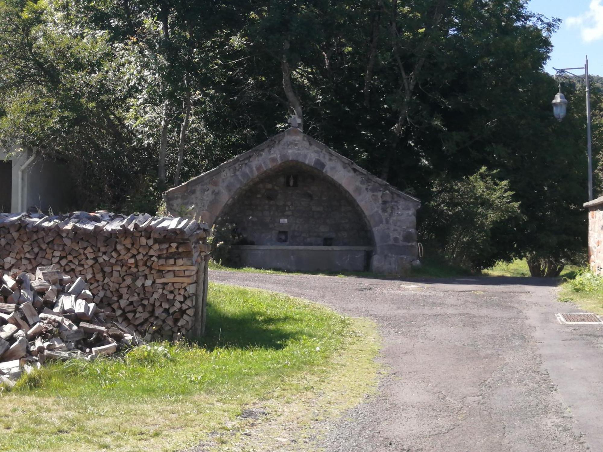 L'Auvergnate Chambon-sur-Lac Kültér fotó